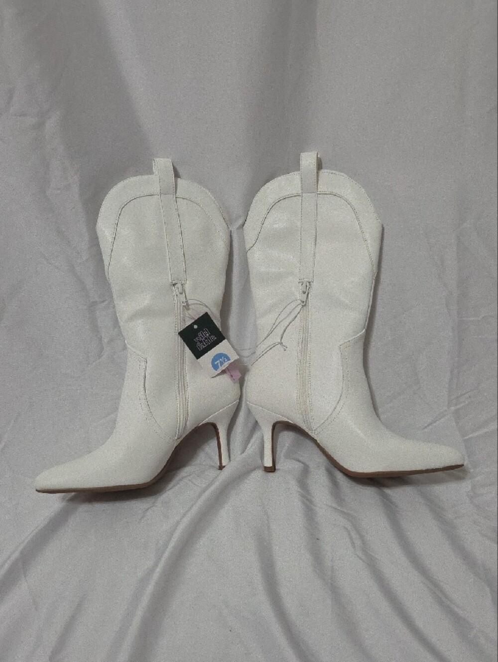 White Pointed-Toe Mid-Calf Heeled Boots, Zipper on Side, Size 7.5, New W/Tags - Picture 2 of 10